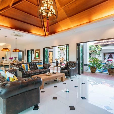 Jewels Villas Phuket Praia de Surin Exterior foto