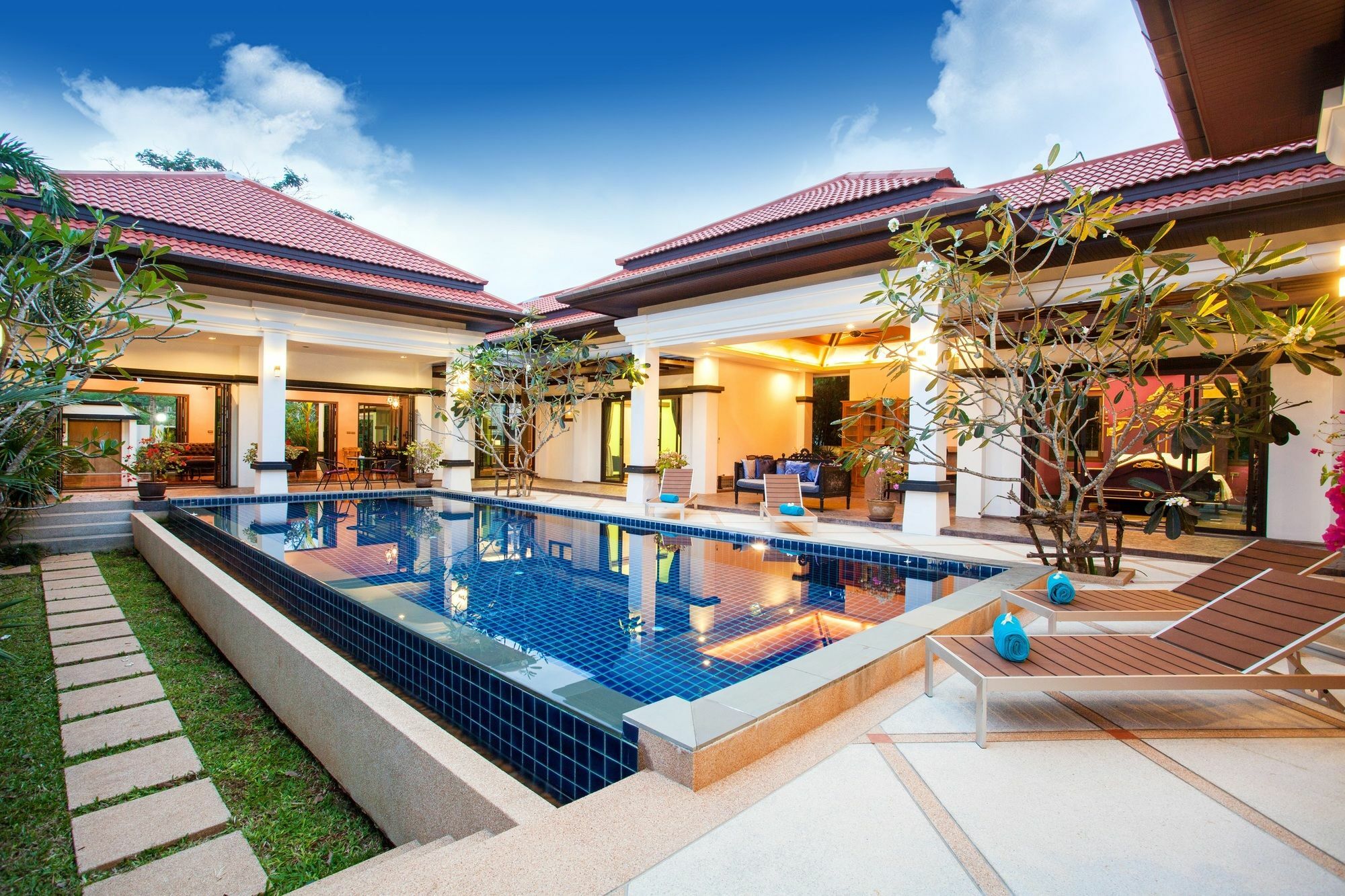 Jewels Villas Phuket Praia de Surin Exterior foto